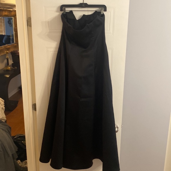 Alfred Sung scalloped top gown - Picture 2 of 5